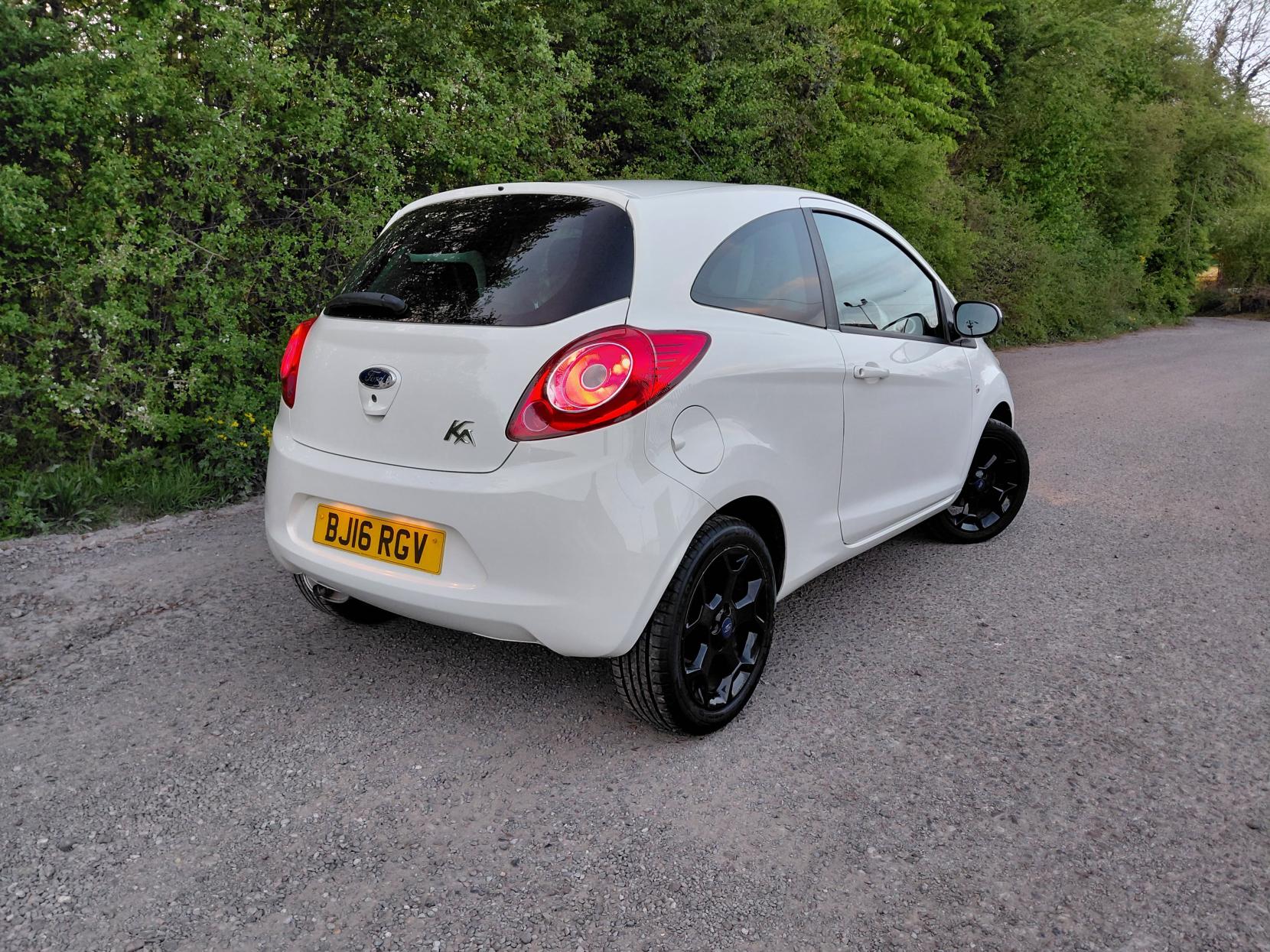 Ford Ka 1.2 Zetec White Edition Hatchback 3dr Petrol Manual Euro 6 (s/s) (69 ps)