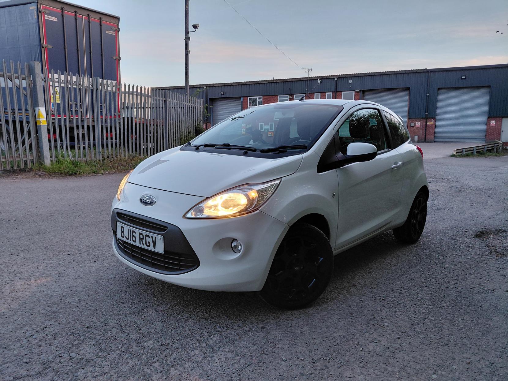 Ford Ka 1.2 Zetec White Edition Hatchback 3dr Petrol Manual Euro 6 (s/s) (69 ps)