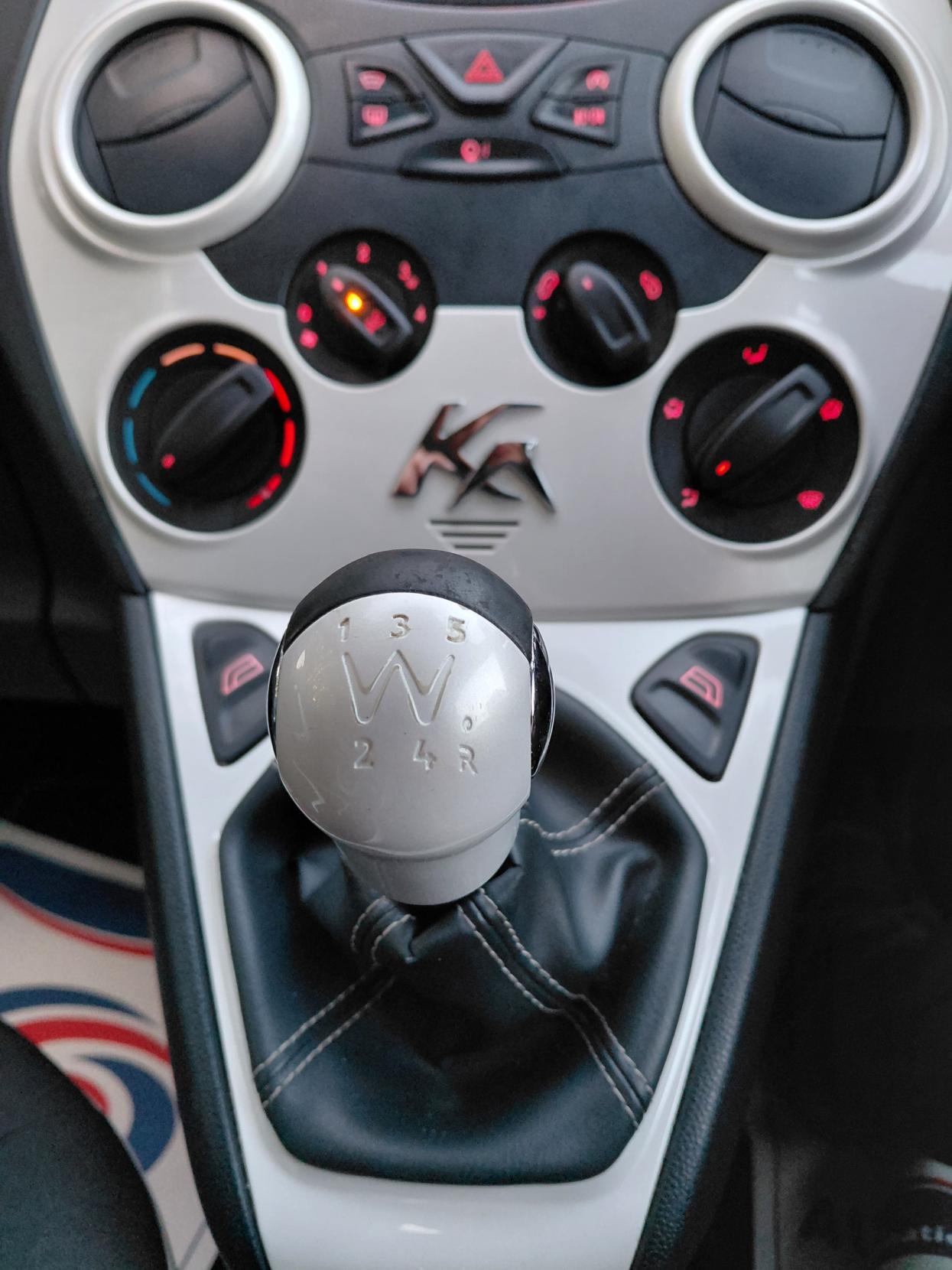 Ford Ka 1.2 Zetec White Edition Hatchback 3dr Petrol Manual Euro 6 (s/s) (69 ps)