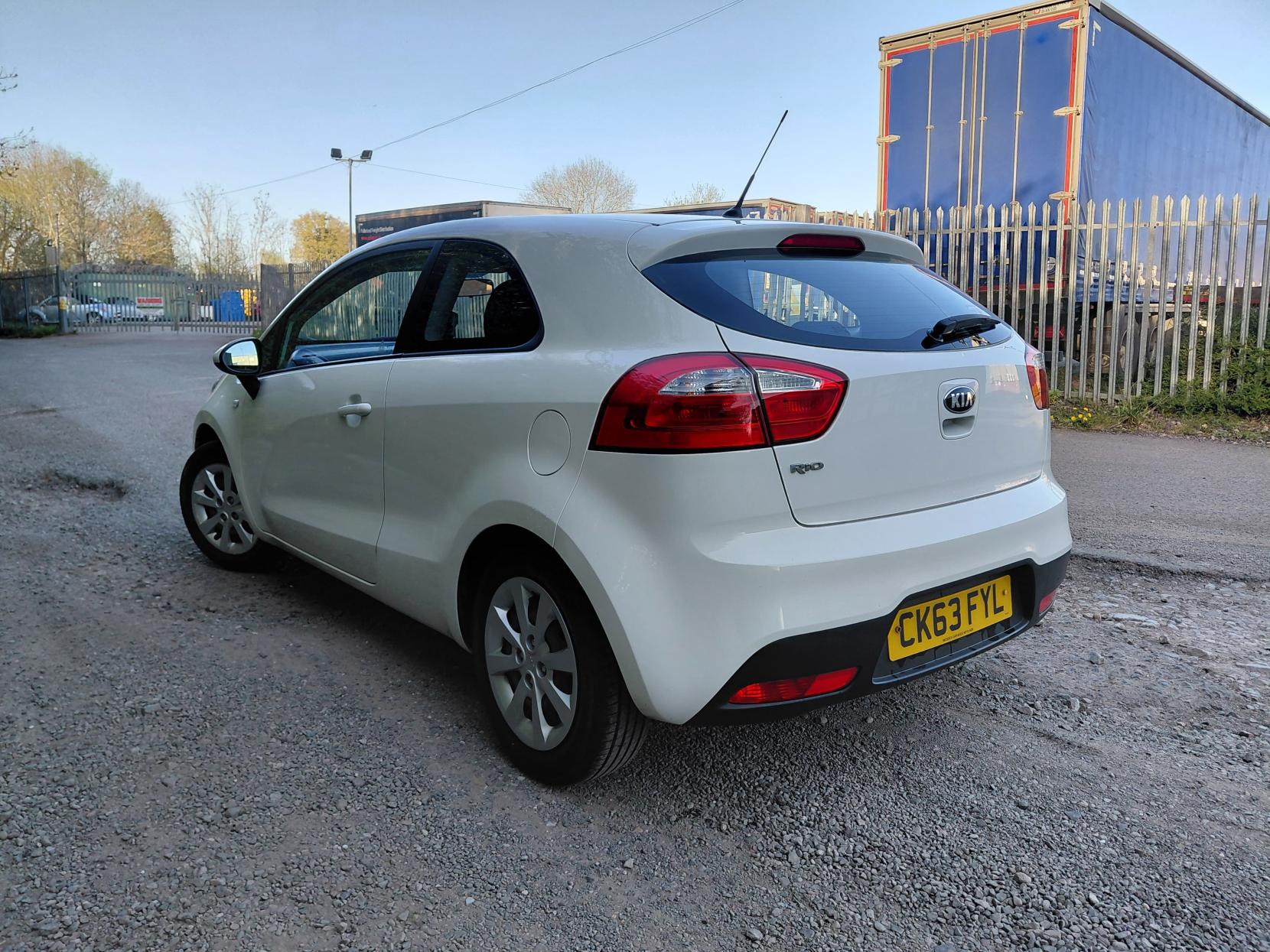 Kia Rio 1.25 1 Hatchback 3dr Petrol Manual Euro 5 (84 bhp)